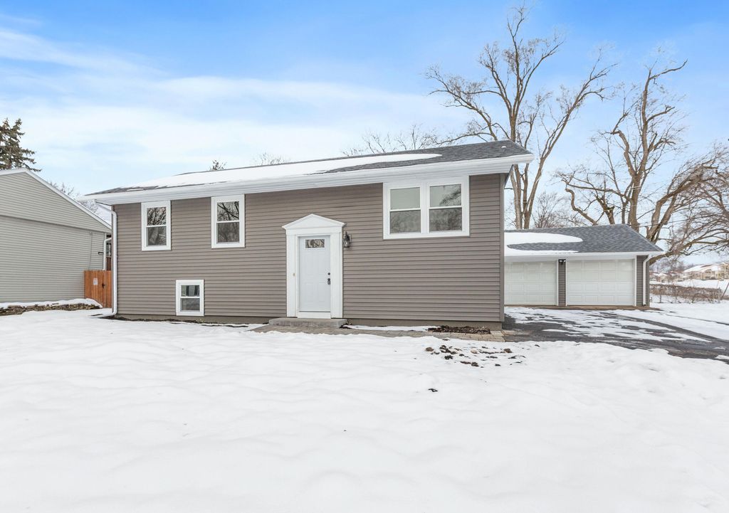 Photo of 1707 E Chicago Street, Valparaiso, IN 46383 (MLS # 831751)