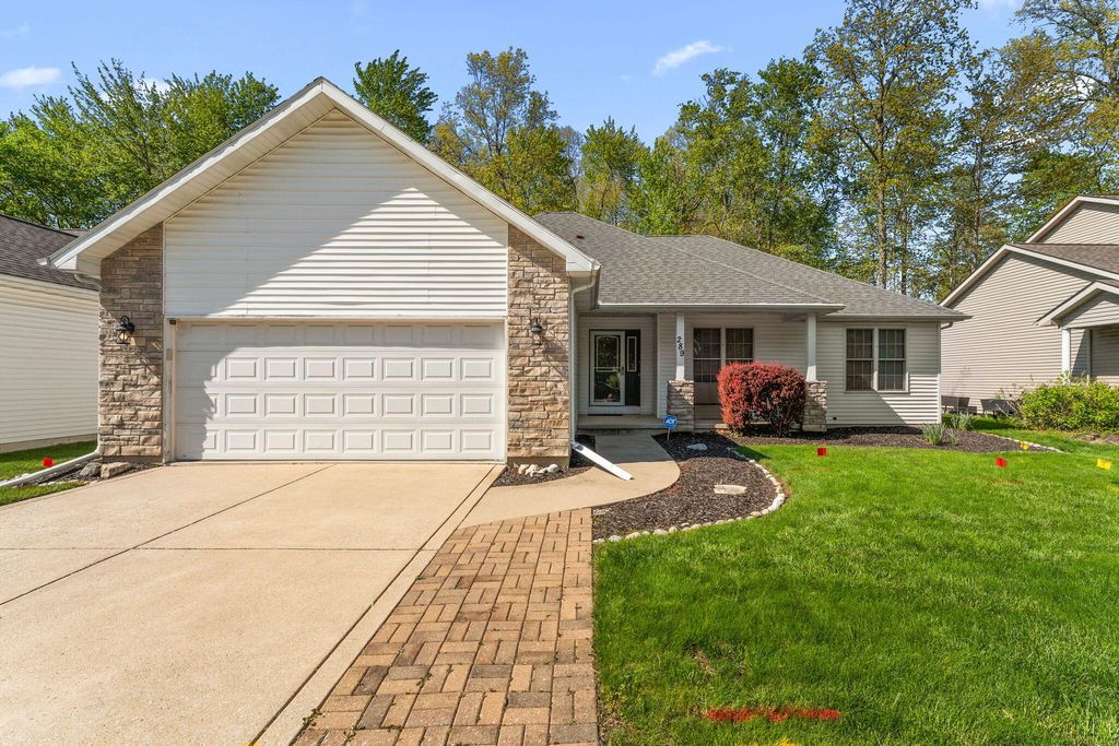 Photo of 289 Dawn Drive, Valparaiso, IN 46385 (MLS # 838520)