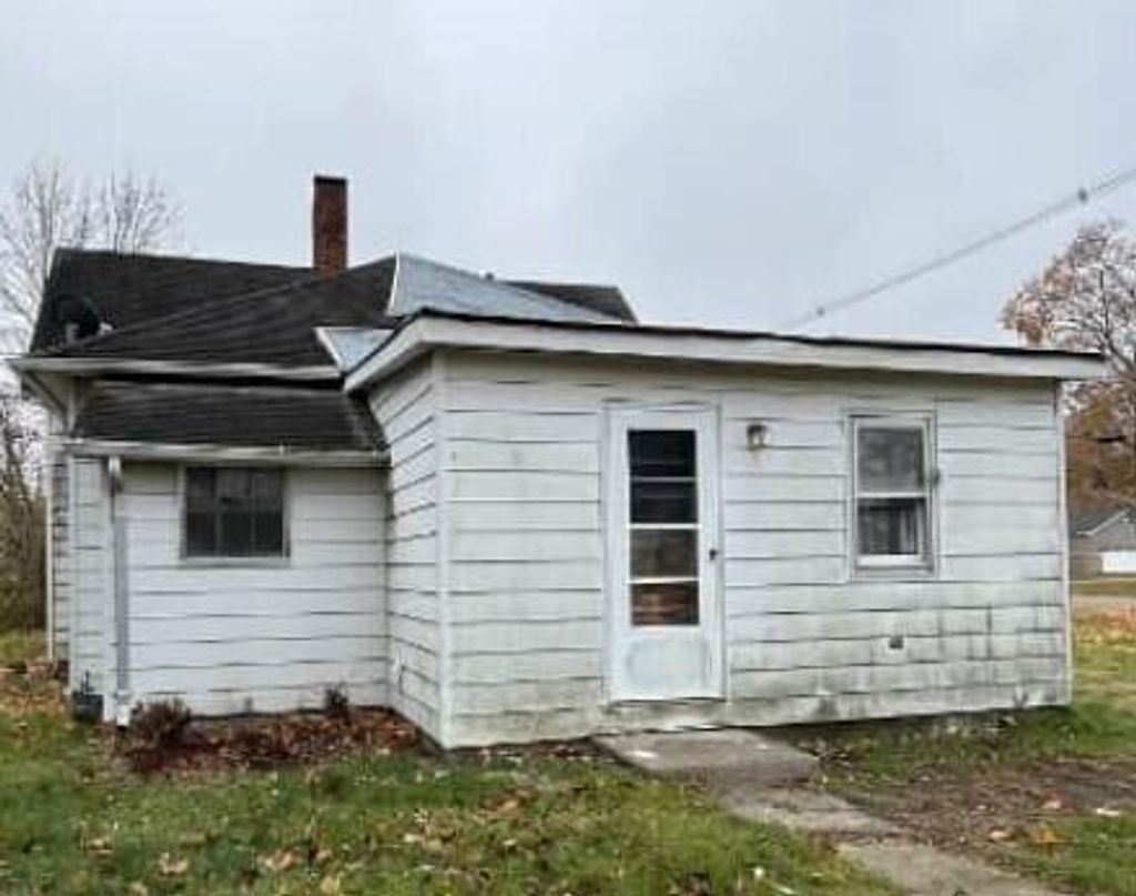 Photo of 324 W Warner Street, Rensselaer, IN 47978 (MLS # 831714)