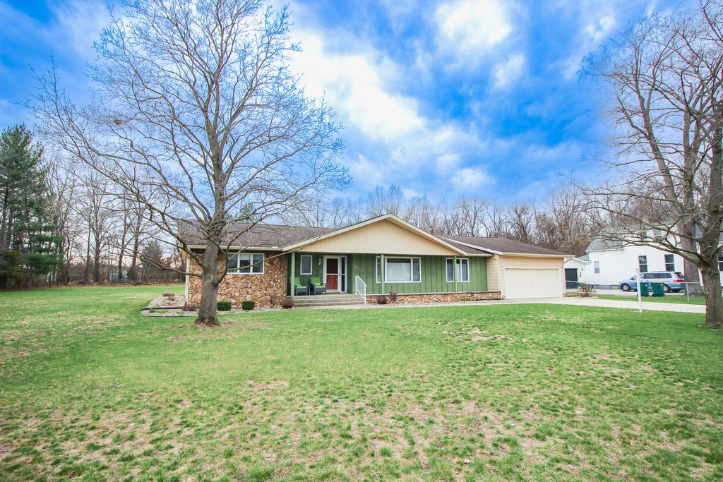 Photo of 303 Dahlke Street, North Judson, IN 46366 (MLS # 836304)