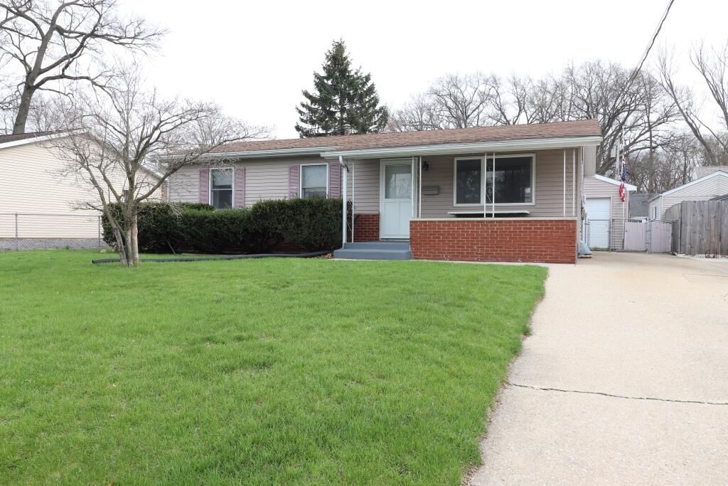 Photo of 629 Superior Street, Michigan City, IN 46360 (MLS # 836970)