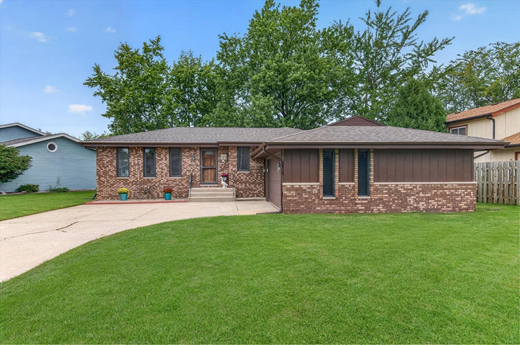 Photo of 5038 W 87th Place, Crown Point, IN 46307 (MLS # 846048)