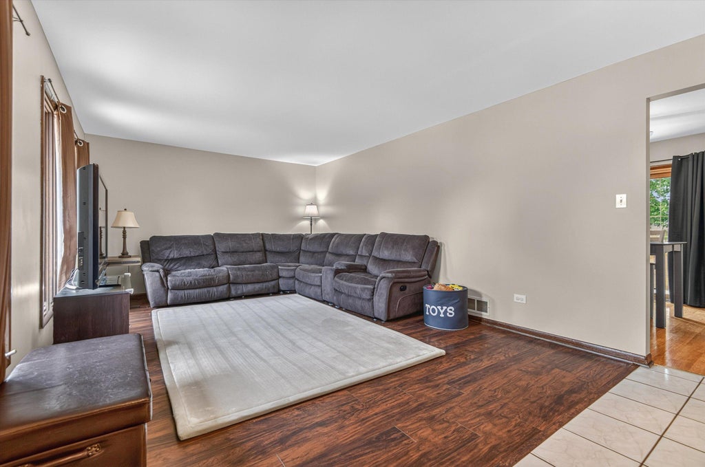 Photo of 5038 W 87th Place, Crown Point, IN 46307 (MLS # 846048)