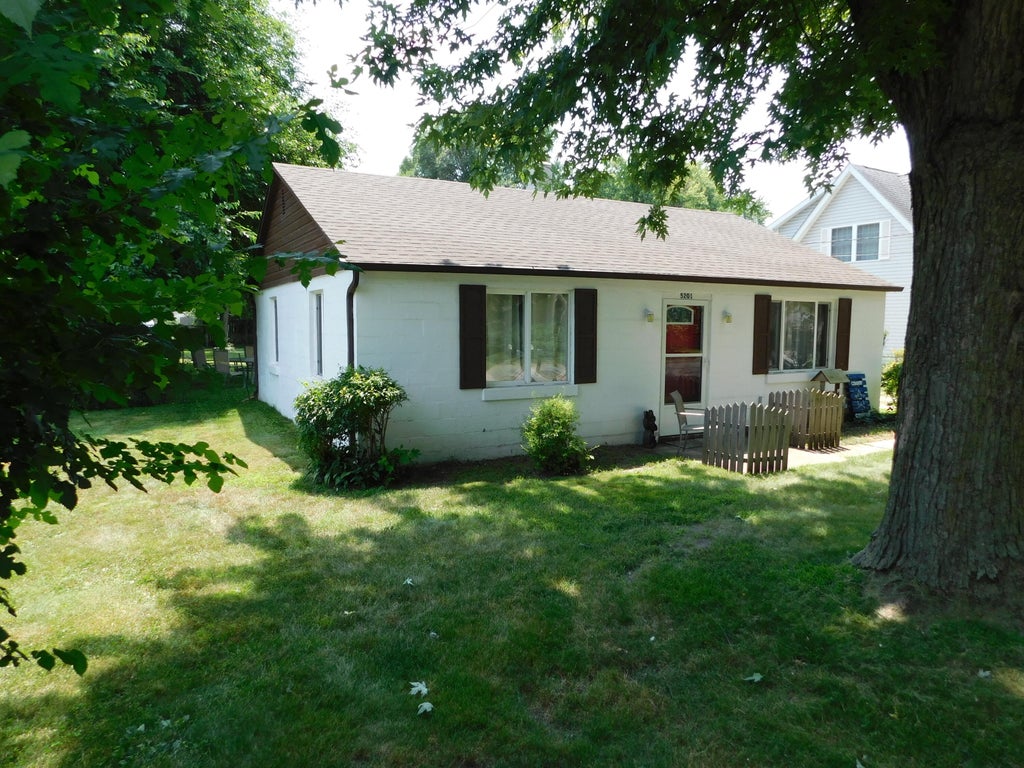 Photo of 5201 Bell Avenue, Portage, IN 46368 (MLS # 842343)
