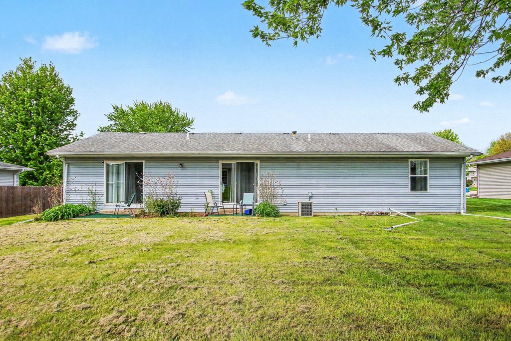Photo of 342 Woodbridge Drive, Lowell, IN 46356 (MLS # 838226)