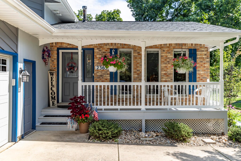 Photo of 2365 N Four Seasons Court, Crown Point, IN 46307 (MLS # 843956)