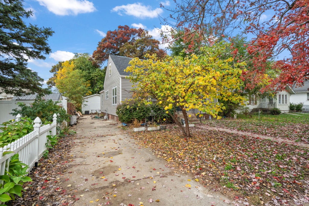 Photo of 780 Water Street, Hobart, IN 46342 (MLS # 847488)