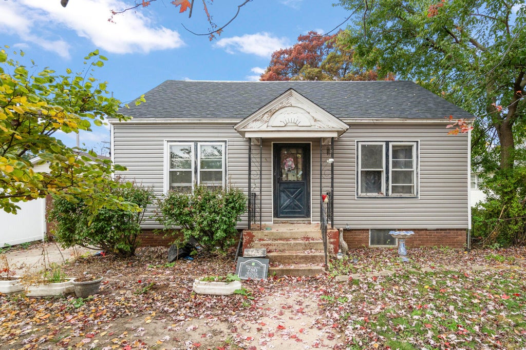Photo of 780 Water Street, Hobart, IN 46342 (MLS # 847488)