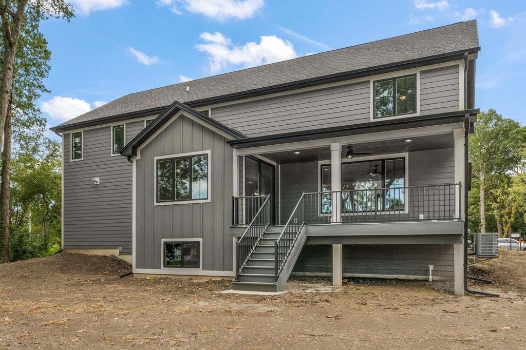 Photo of 13822 Waterleaf Drive, Saint John, IN 46373 (MLS # 833296)