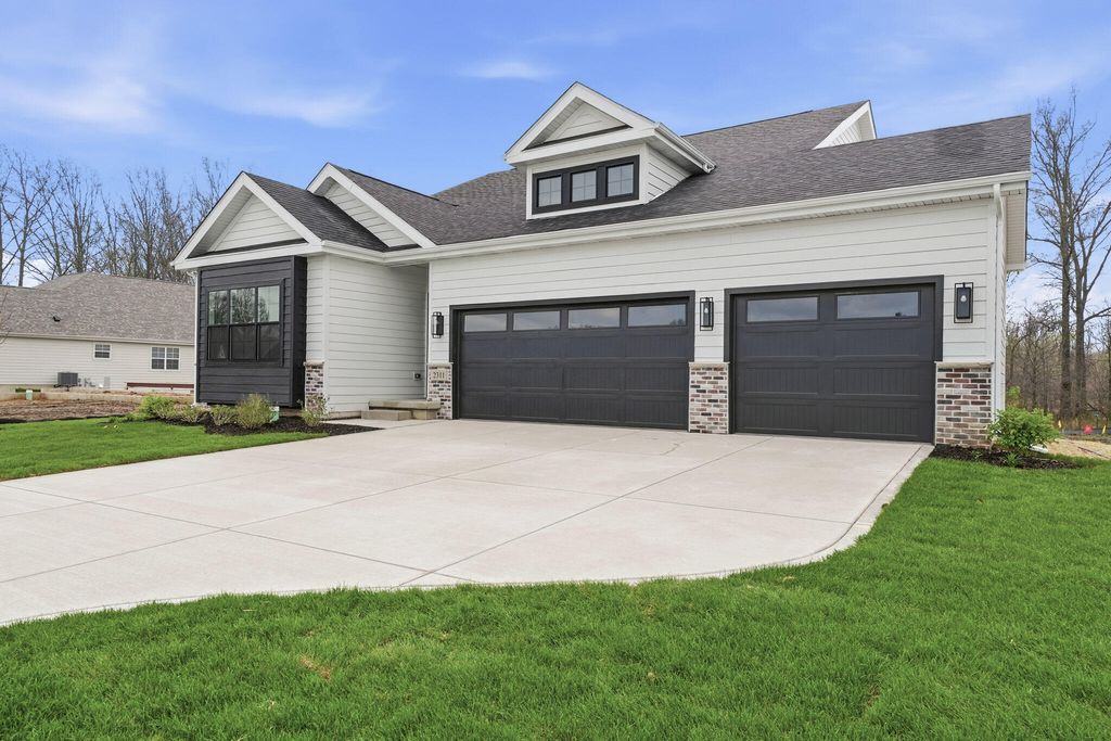 Photo of 2431 Pradera Trail, Chesterton, IN 46304 (MLS # 837579)