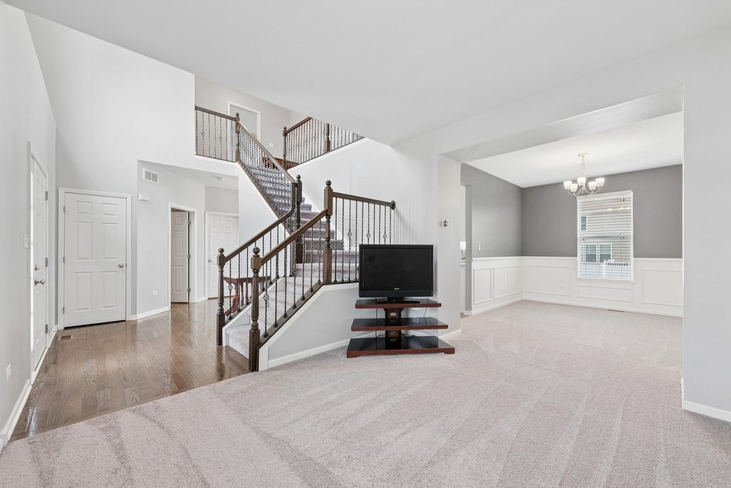 Photo of 11155 Ohio Street, Crown Point, IN 46307 (MLS # 836338)