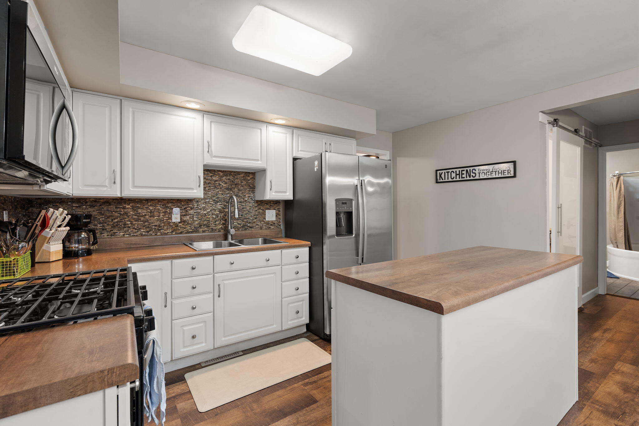 Lowell, Indiana 46356, United States, 3 Bedrooms Bedrooms, ,2 BathroomsBathrooms,Residential,Pending,250083