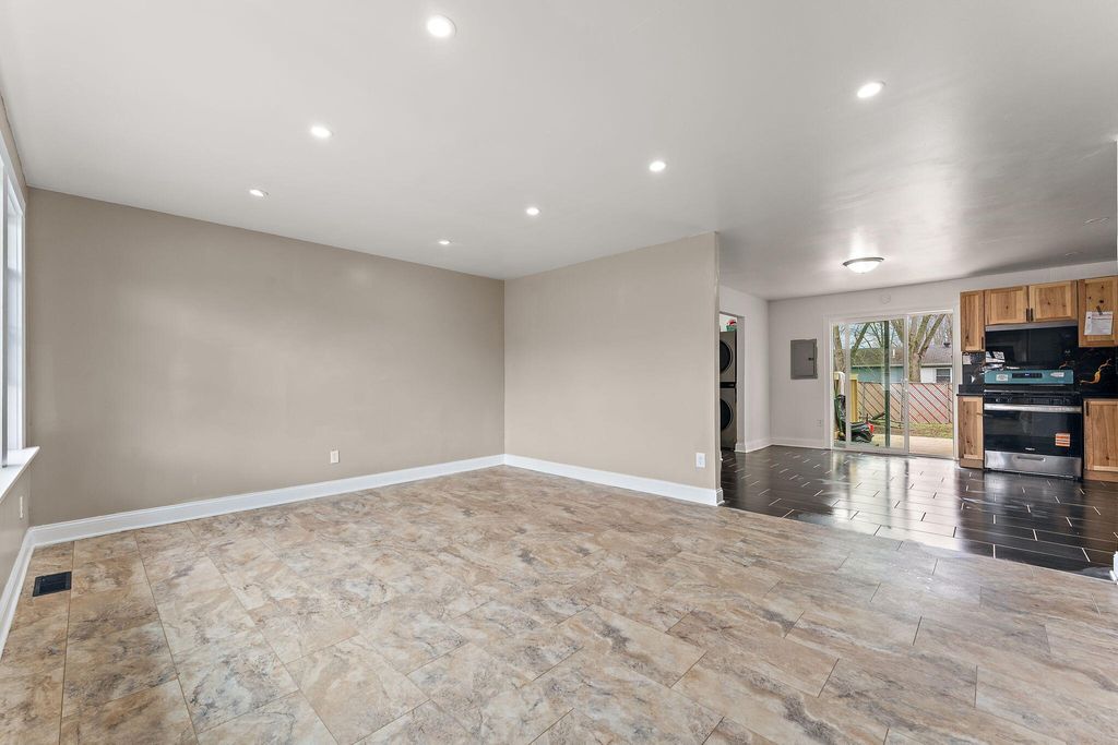 Photo of 611 Old Forge Road, Valparaiso, IN 46385 (MLS # 836947)