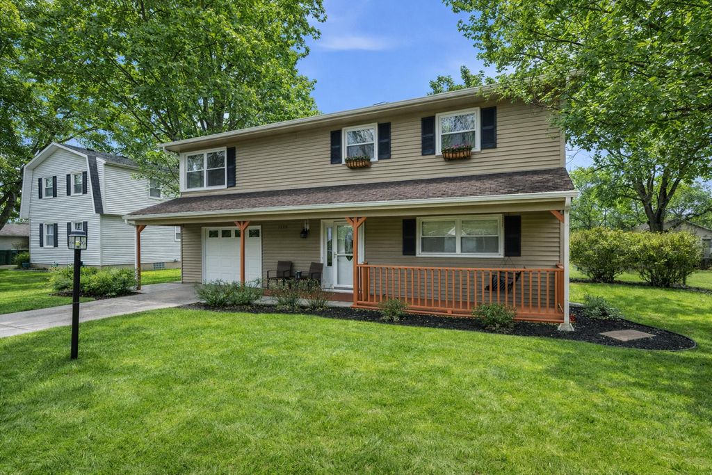 Photo of 1110 W 72nd Circle, Merrillville, IN 46410 (MLS # 835017)