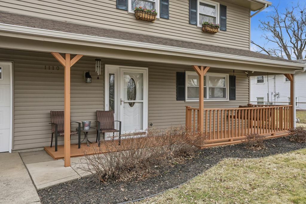 Photo of 1110 W 72nd Circle, Merrillville, IN 46410 (MLS # 835017)