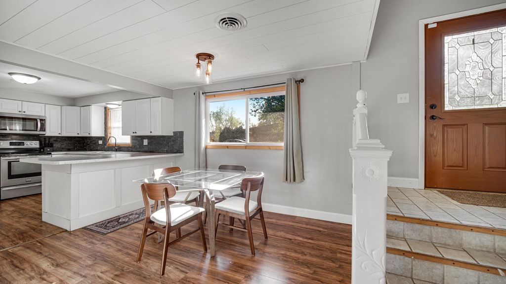 Photo of 8719 Linden Avenue, Munster, IN 46321 (MLS # 837715)