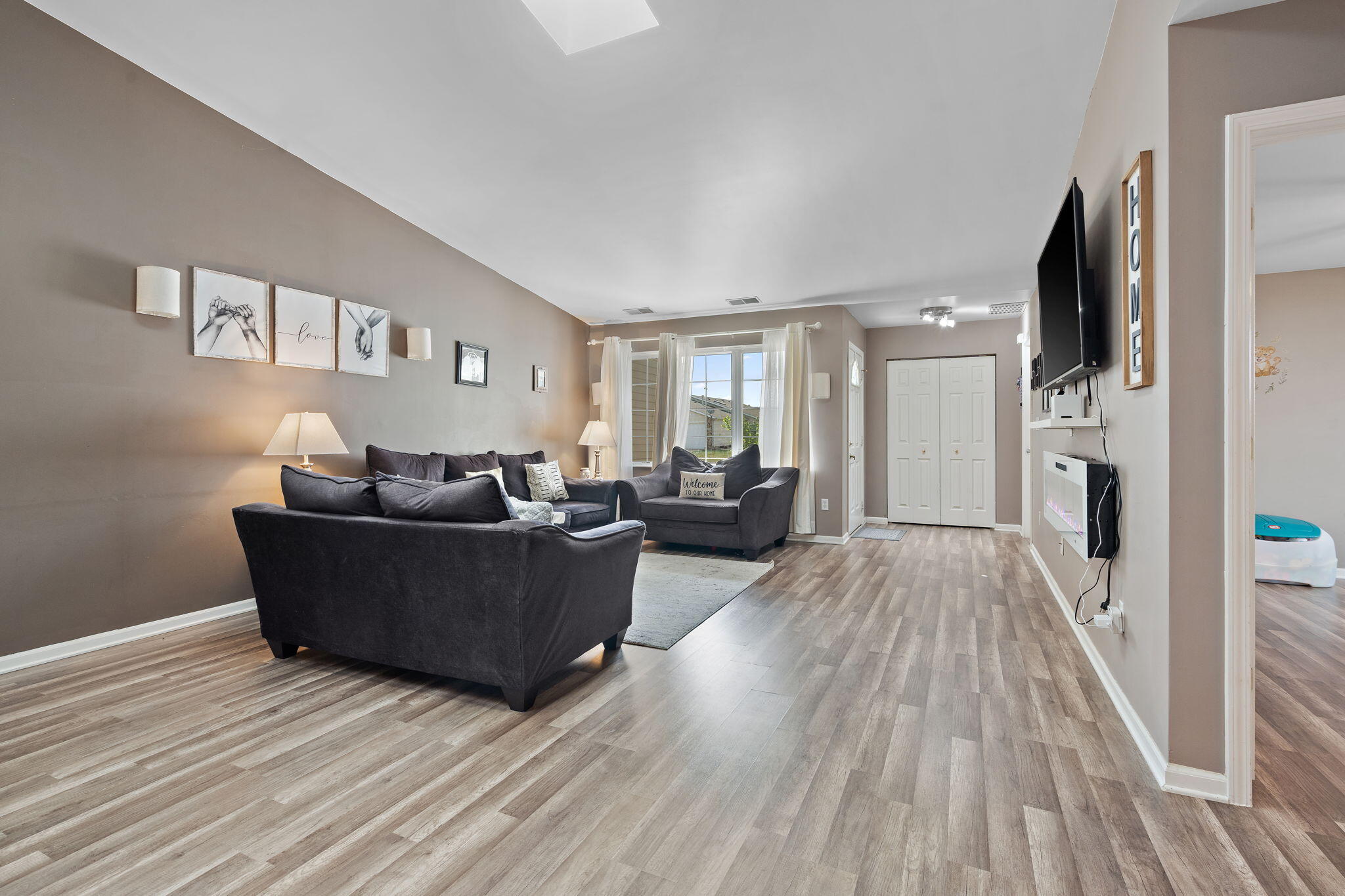 Crown Point, Indiana 46307, United States, 2 Bedrooms Bedrooms, ,2 BathroomsBathrooms,Residential,Active,223562