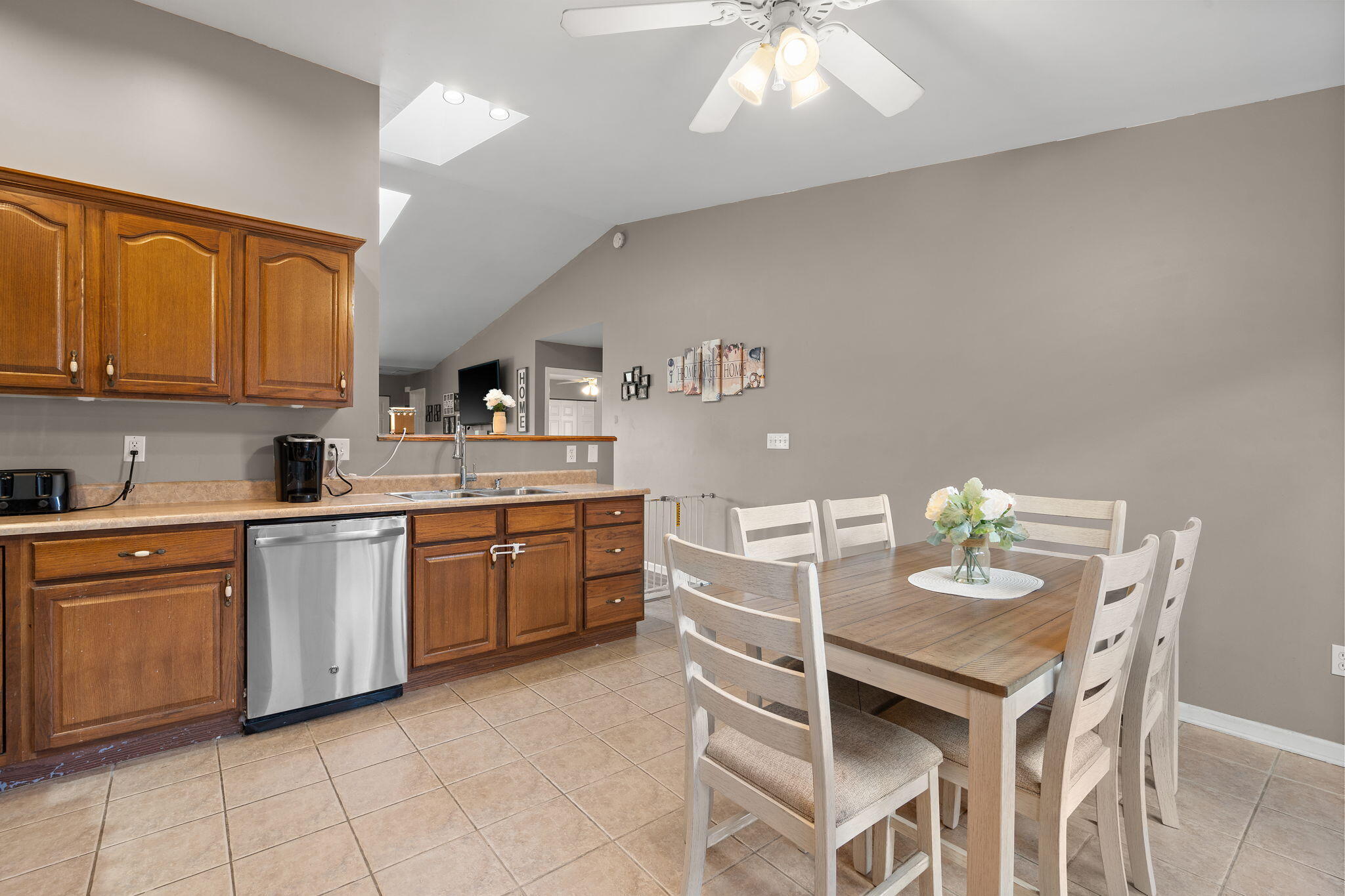 Crown Point, Indiana 46307, United States, 2 Bedrooms Bedrooms, ,2 BathroomsBathrooms,Residential,Active,223562