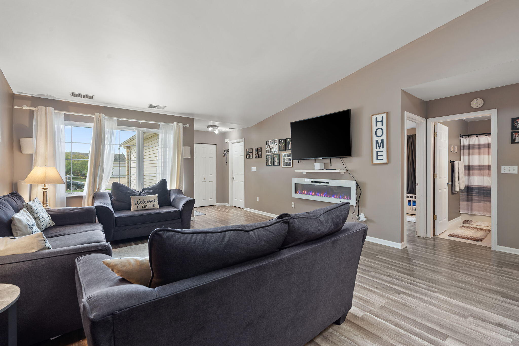 Crown Point, Indiana 46307, United States, 2 Bedrooms Bedrooms, ,2 BathroomsBathrooms,Residential,Active,223562