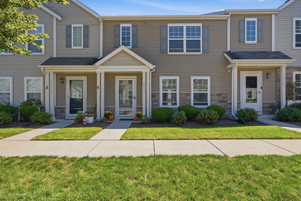 Photo of 13955 Paramount Way, Cedar Lake, IN 46303 (MLS # 846059)