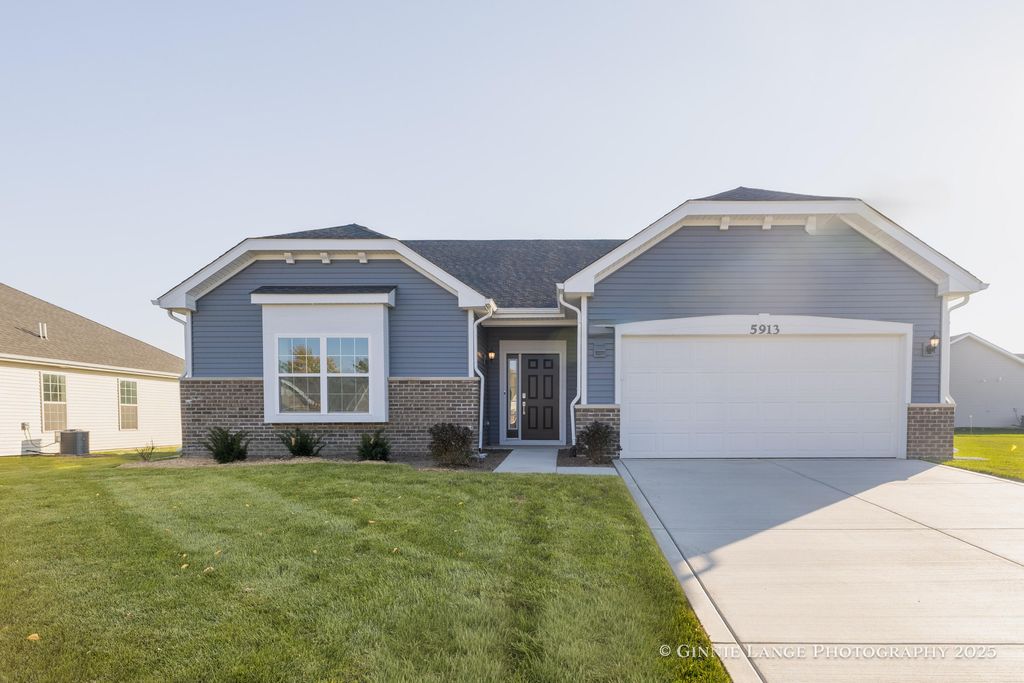 Photo of 5913 E 109th Place, Winfield, IN 46307 (MLS # 830591)