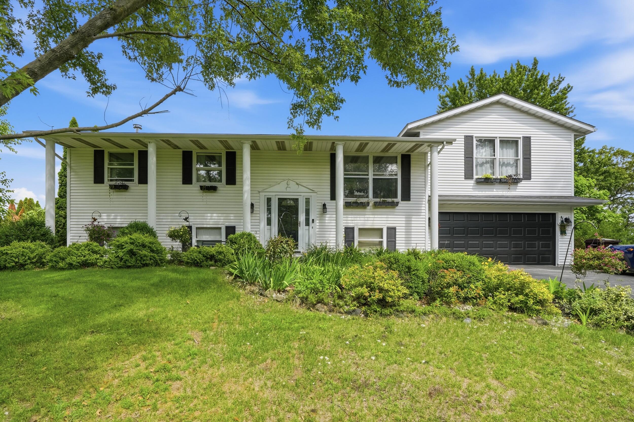 Photo 1 of 27 — 9371 N 408 E, Lake Village, IN 46349