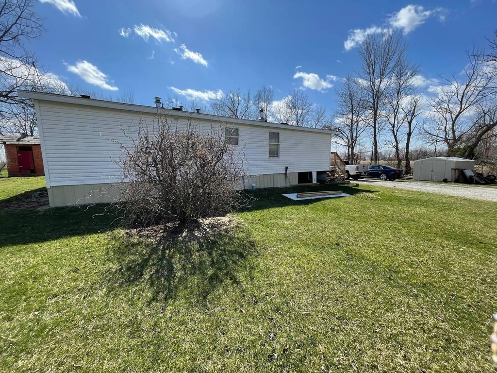 Photo of 8707 W 800 N, Huntington, IN 46750 (MLS # 835661)