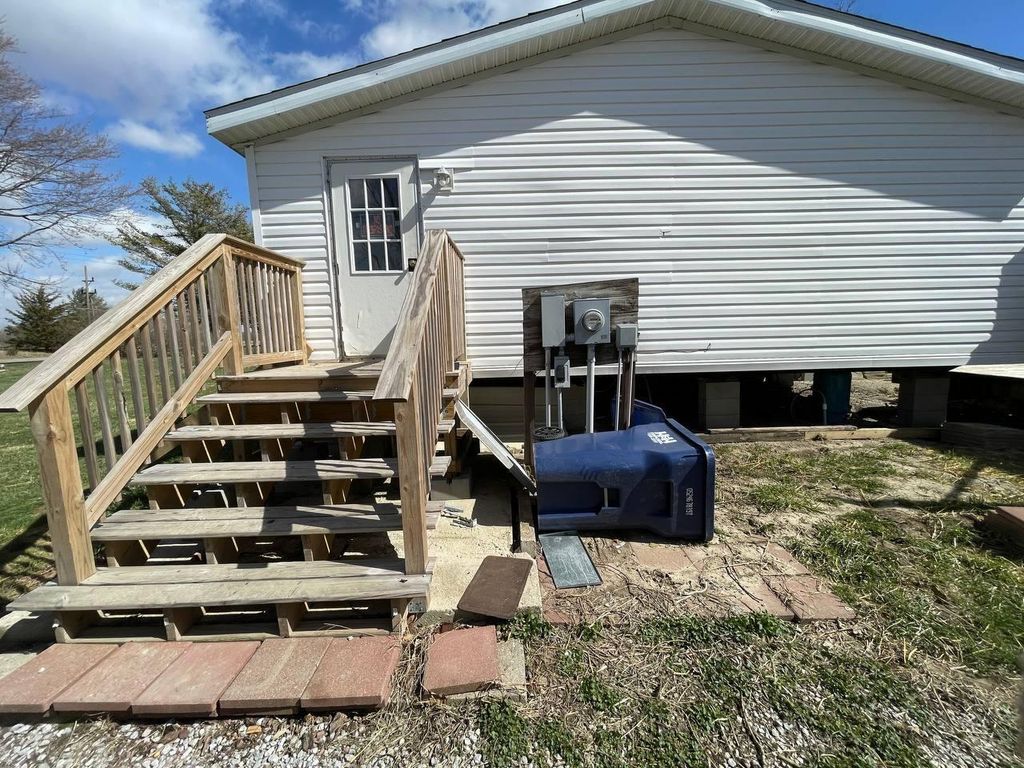 Photo of 8707 W 800 N, Huntington, IN 46750 (MLS # 835661)