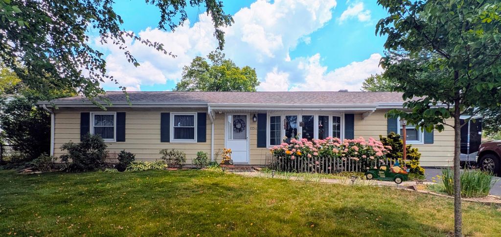 Photo of 775 Eagle Creek Road, Valparaiso, IN 46385 (MLS # 835879)