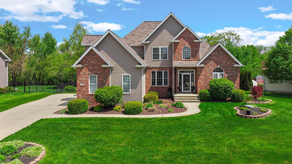 Photo of 735 Pintail Lane, Hobart, IN 46342 (MLS # 838410)