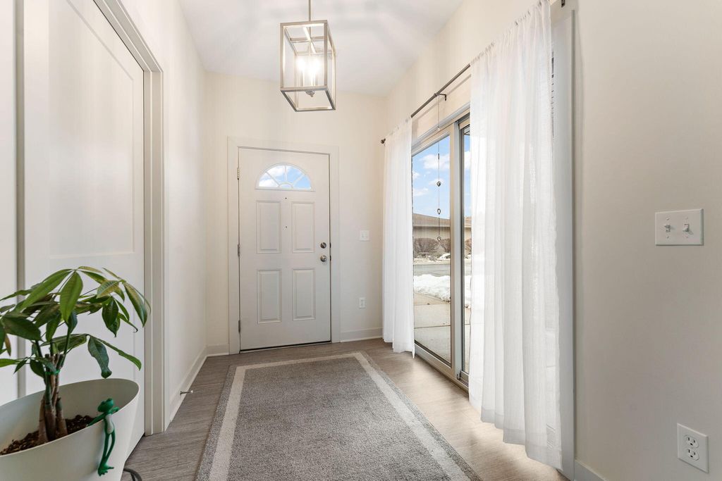 Photo of 1346 Parke Drive, Crown Point, IN 46307 (MLS # 832958)