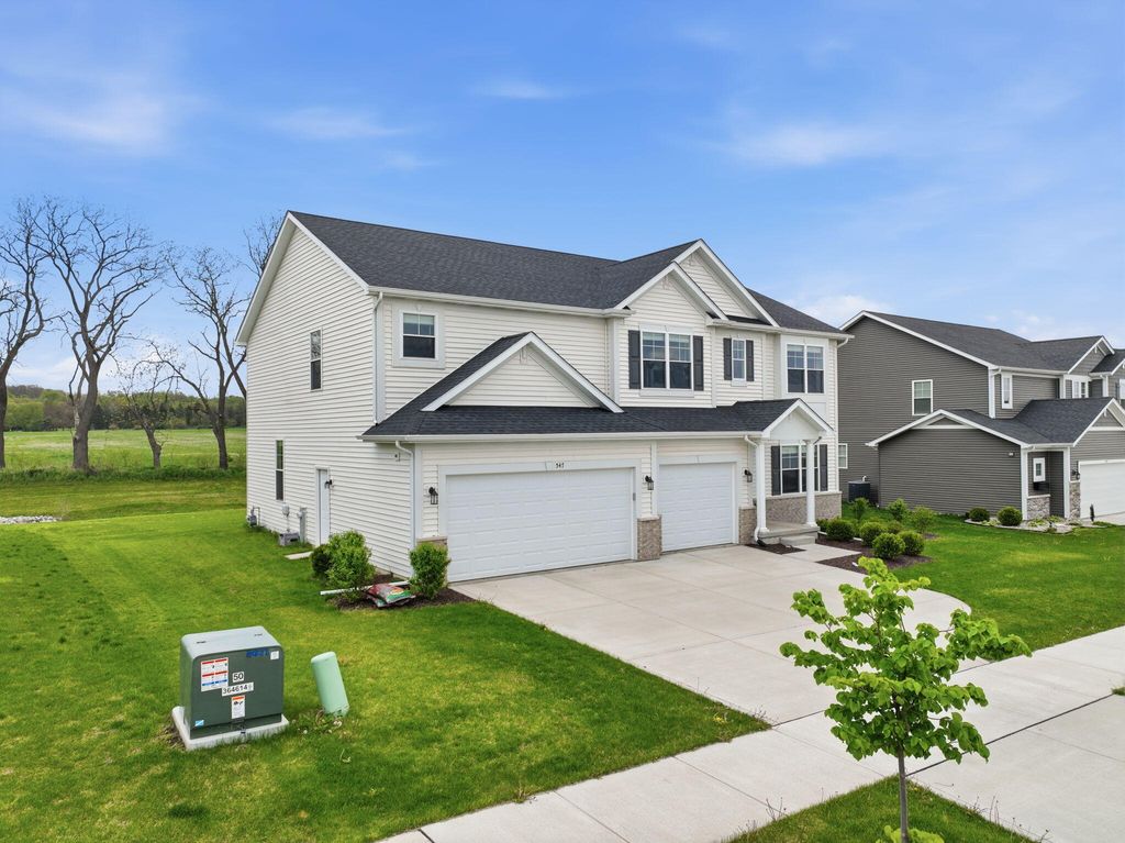 Photo of 547 Marilyn Way, Valparaiso, IN 46385 (MLS # 839007)