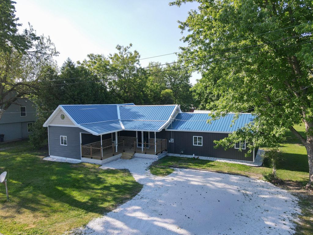 Photo of 110 W Allen Street, Kentland, IN 47951 (MLS # 839835)