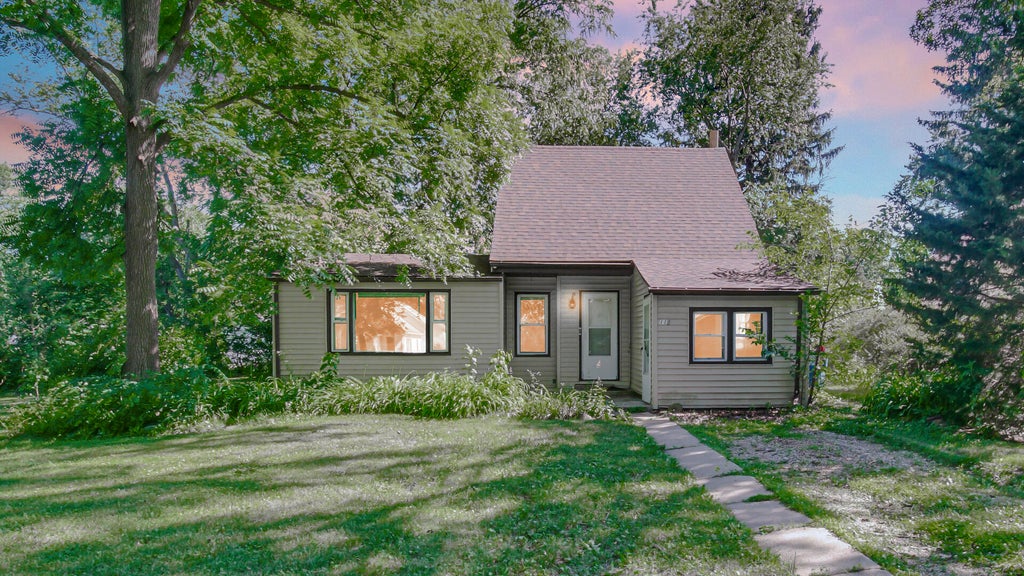 Photo of 112 W 13th Street, La Porte, IN 46350 (MLS # 841048)
