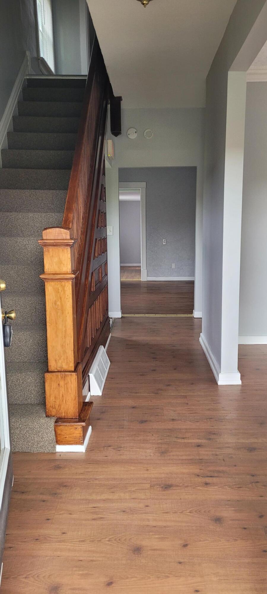 108-122 W Commercial Avenue