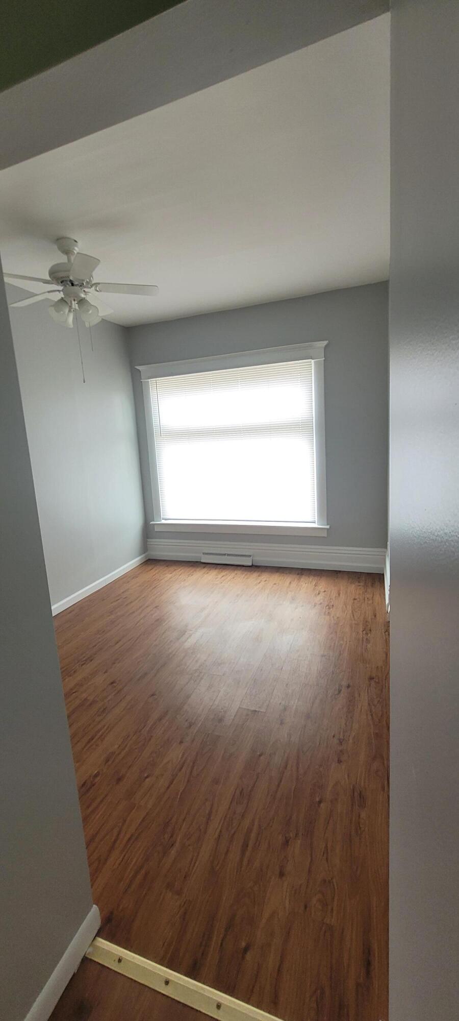 108-122 W Commercial Avenue