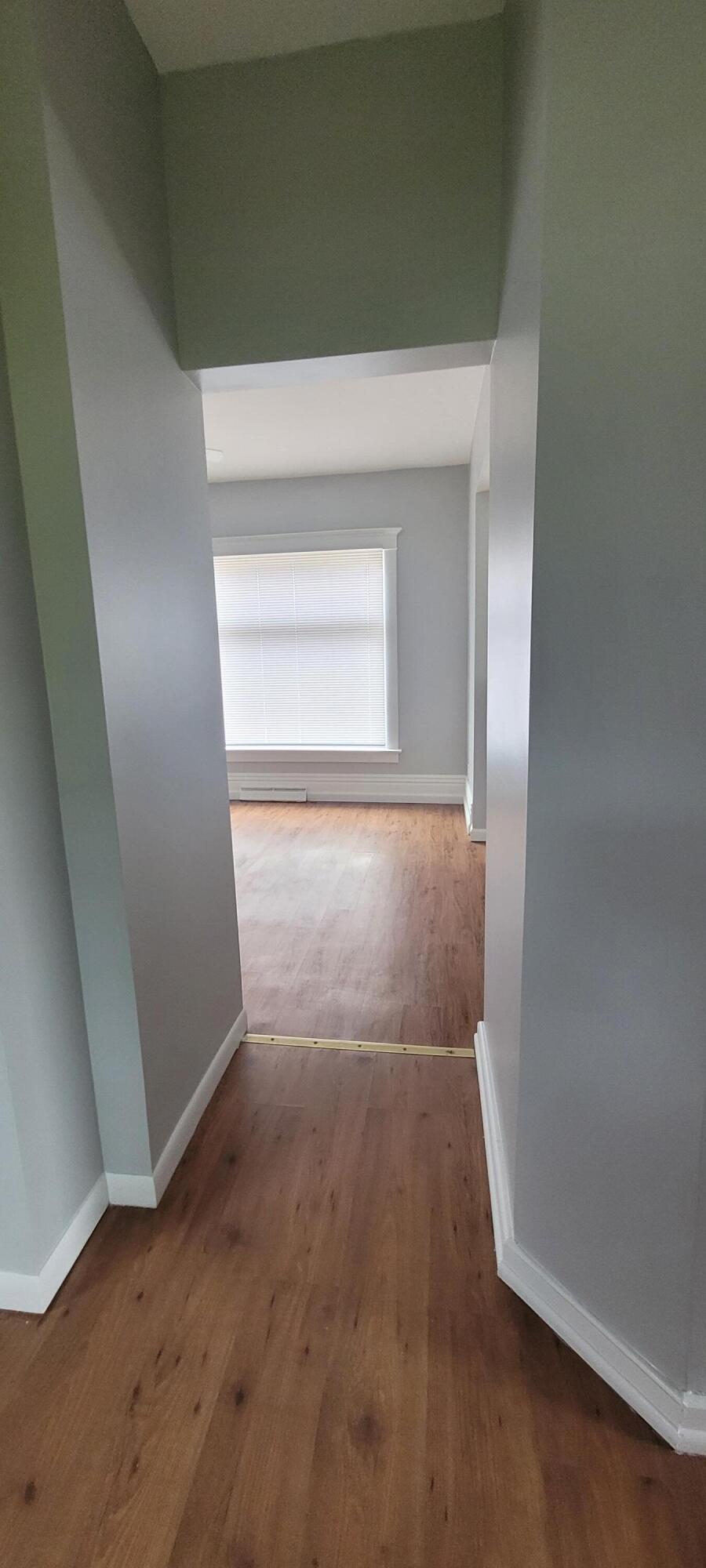 108-122 W Commercial Avenue