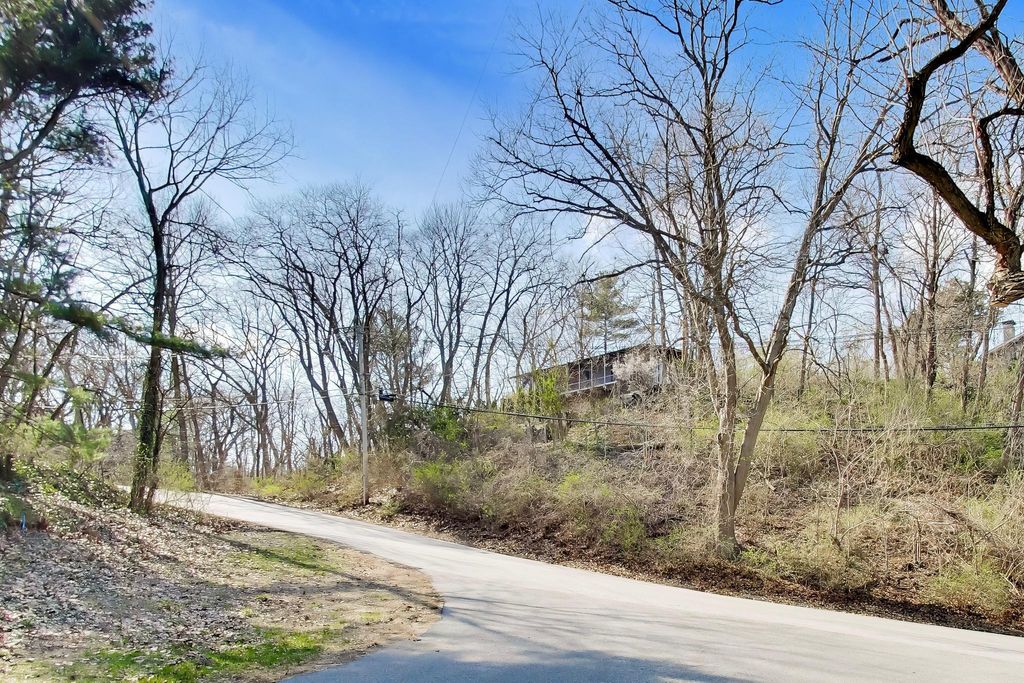 Photo of 14 Beach Lane Court Ct, Ogden Dunes, IN 46368 (MLS # 835973)