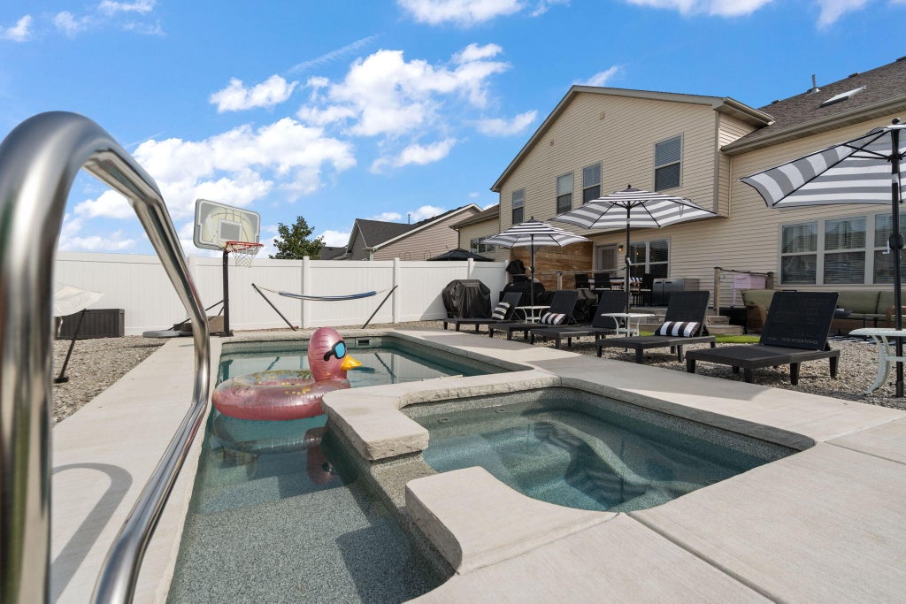 Photo of 3001 Winter Garden Drive, Valparaiso, IN 46385 (MLS # 845010)