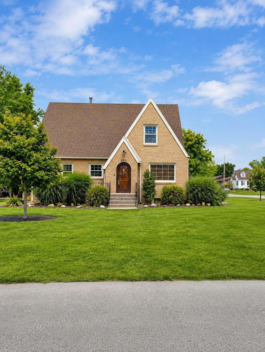 Photo of 605 W Montgomery Street, Francesville, IN 47946 (MLS # 844267)