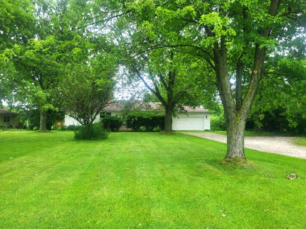 Photo of 268 S State Rd 2, Hebron, IN 46341 (MLS # 843036)
