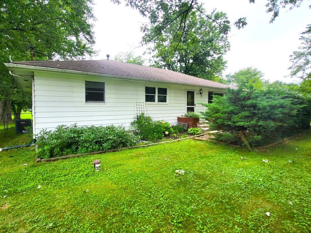 Photo of 268 S State Rd 2, Hebron, IN 46341 (MLS # 843036)