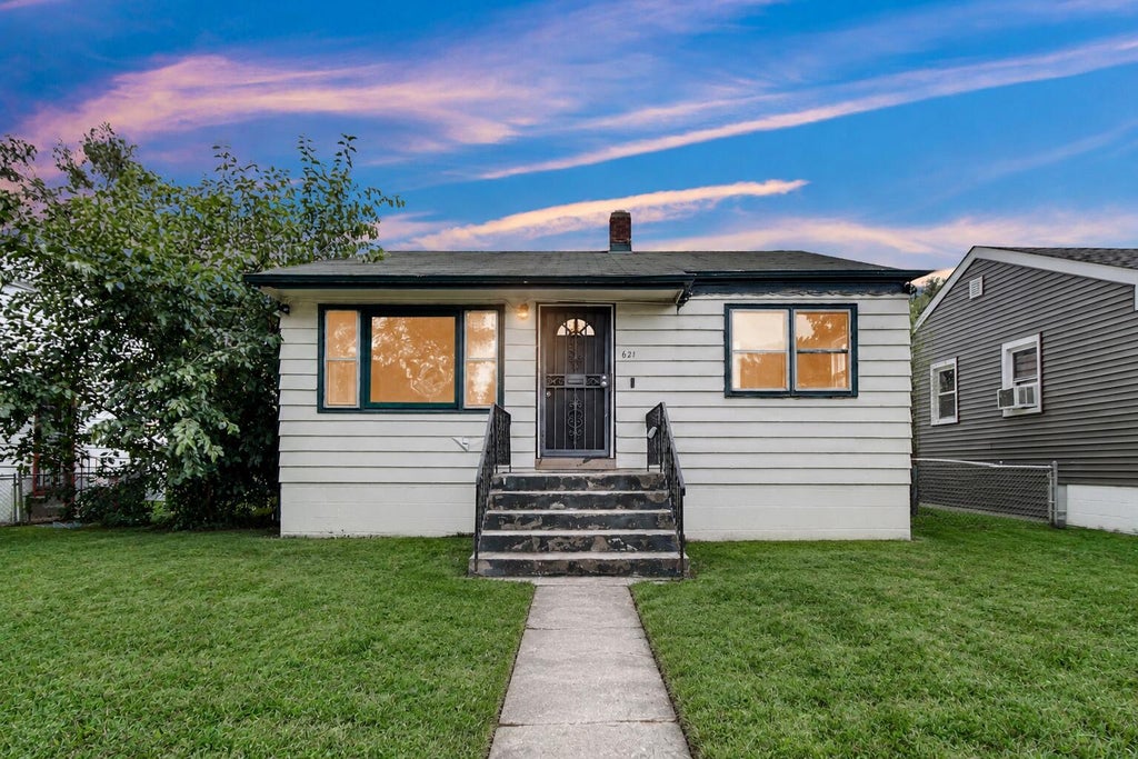Photo of 621 Colfax Street, Gary, IN 46406 (MLS # 844655)