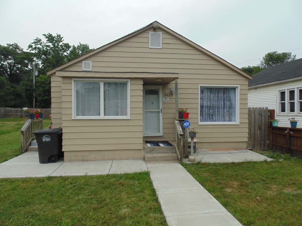 Photo of 3653 Iowa Street, Lake Station, IN 46405 (MLS # 842591)