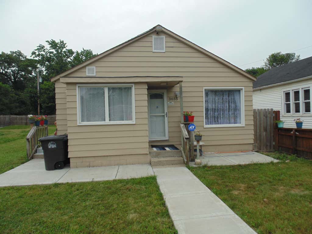 Photo of 3653 Iowa Street, Lake Station, IN 46405 (MLS # 842591)