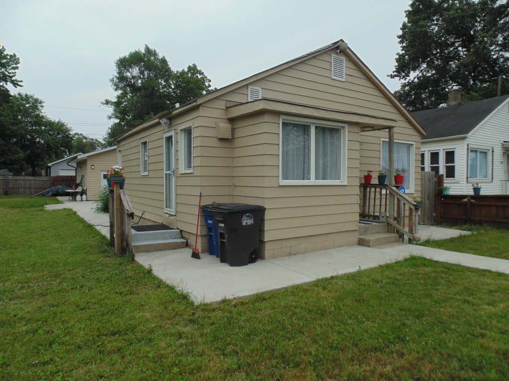 Photo of 3653 Iowa Street, Lake Station, IN 46405 (MLS # 842591)