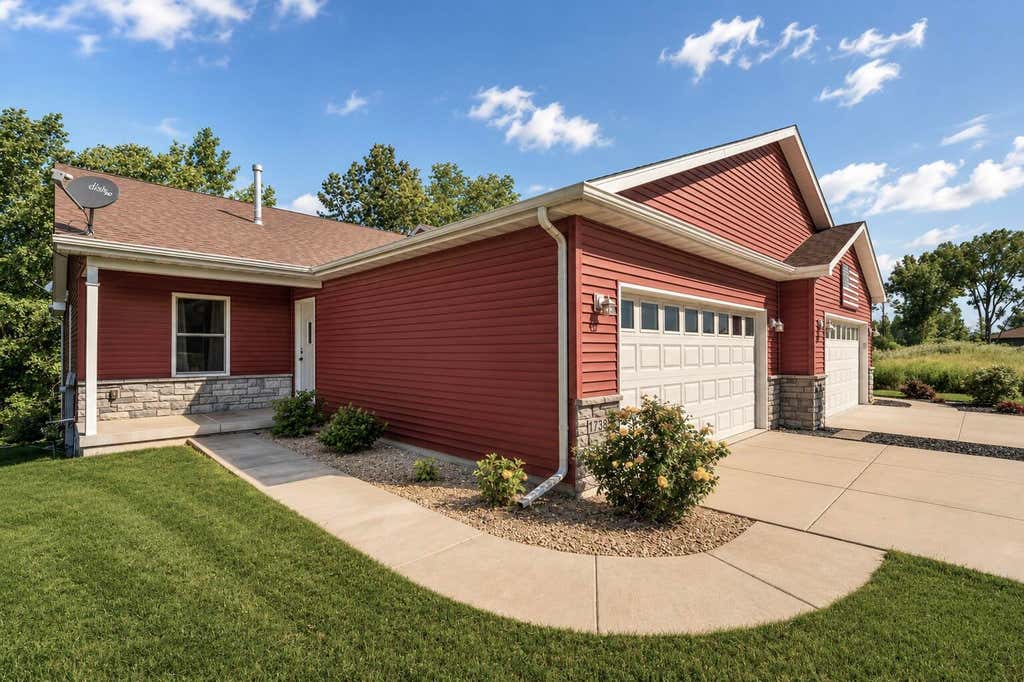 Photo of 17302 Brookwood Drive, Lowell, IN 46356 (MLS # 840909)