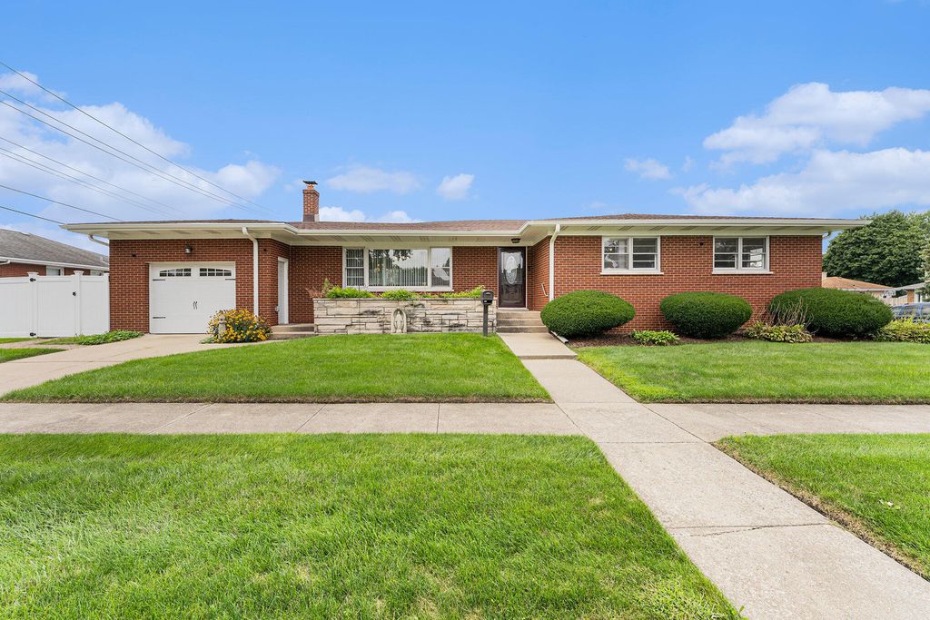 Photo of 3318 Strong Street, Highland, IN 46322 (MLS # 832286)