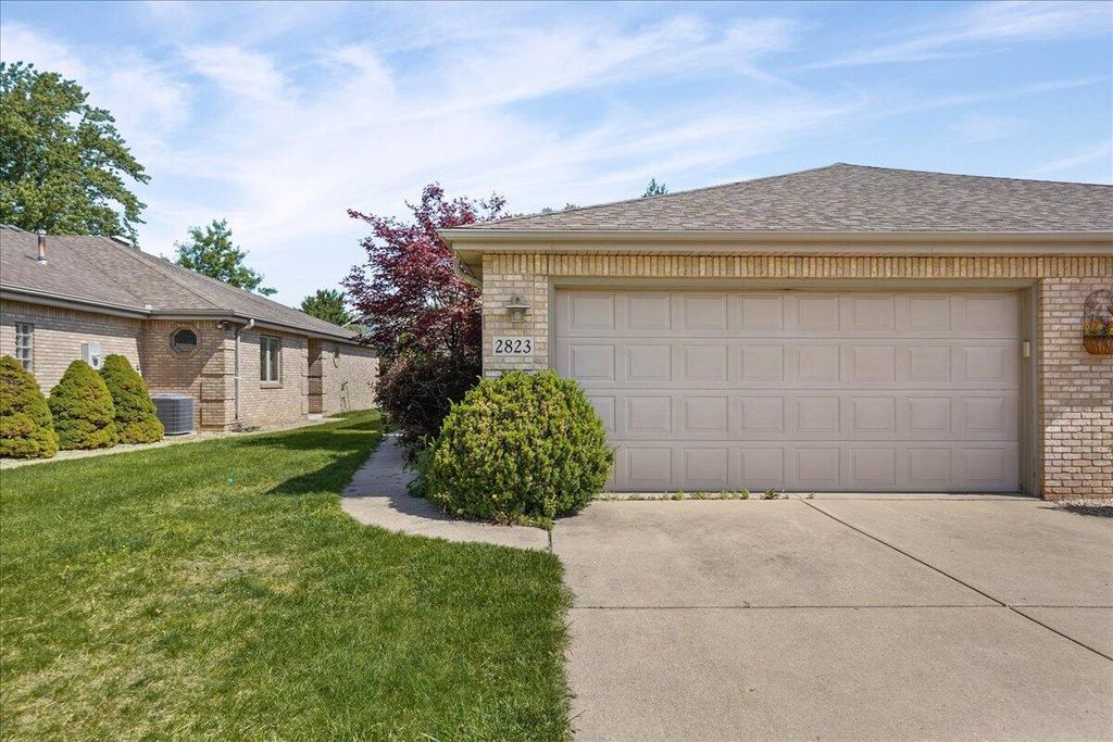 Photo of 2823 100th Street, Highland, IN 46322 (MLS # 839890)