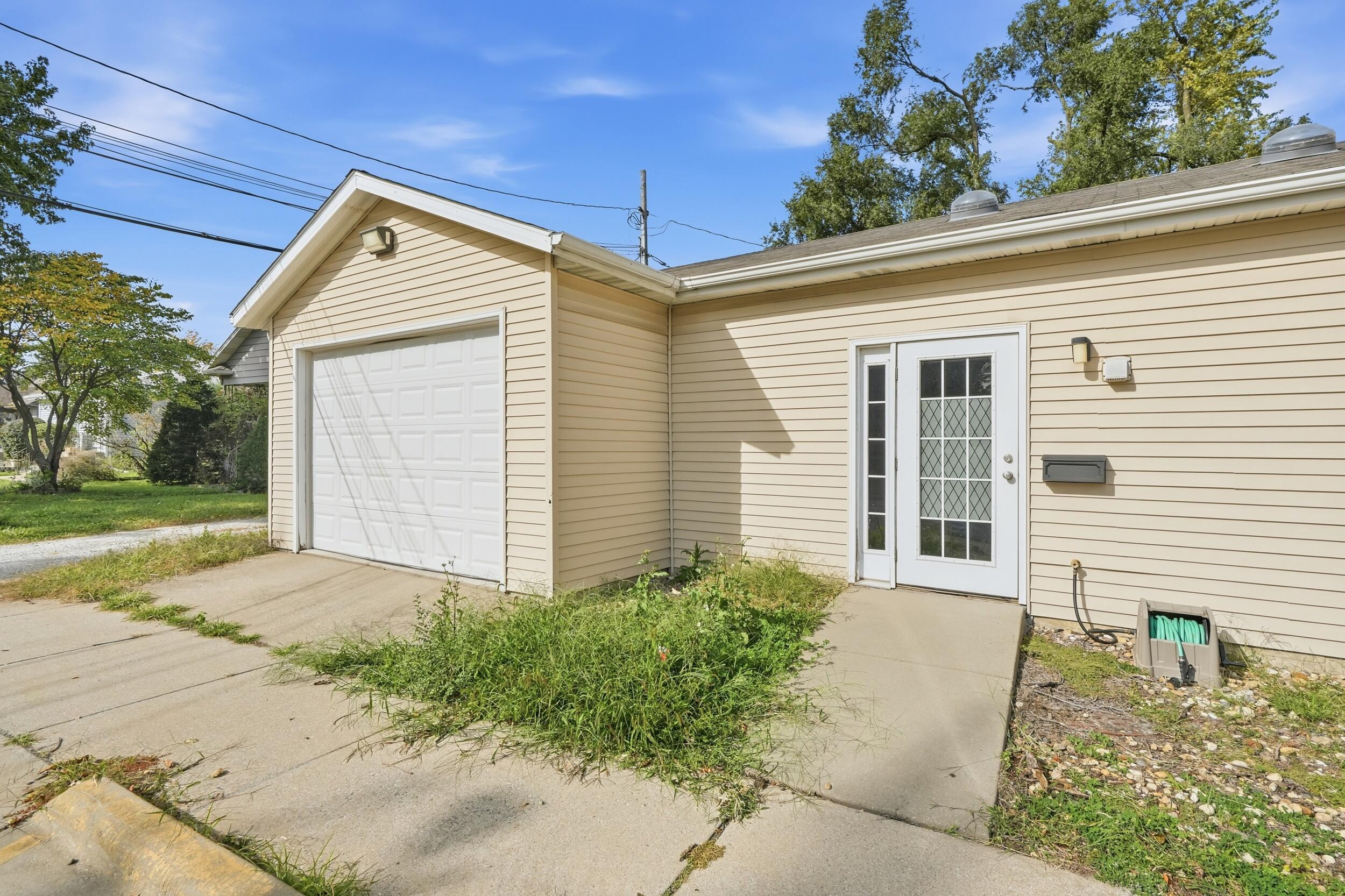 1950 Hart Street